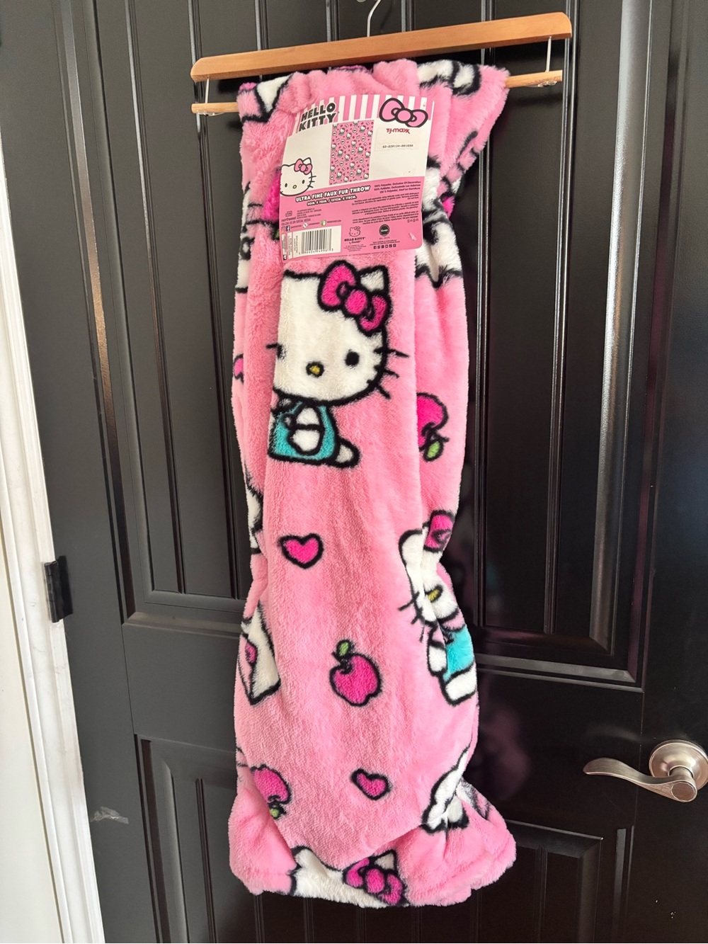 Hello Kitty Pink Plush Ultra Fine Faux  Fur Throw with Heart & Apple Print